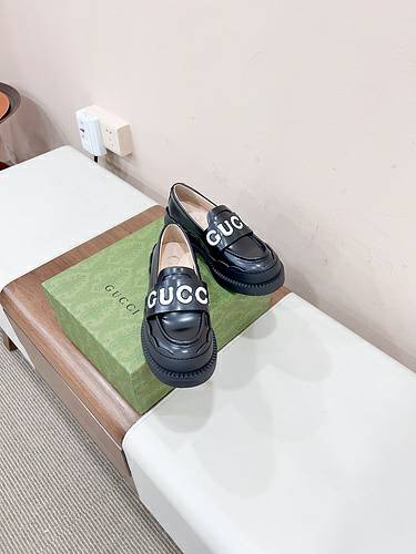 Picture of Gucci Shoes Women _SKUfw154710220fw